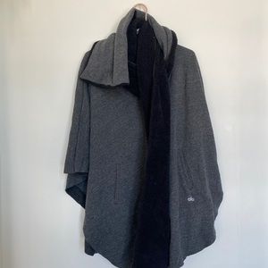 ALO Yoga Wrap Pancho